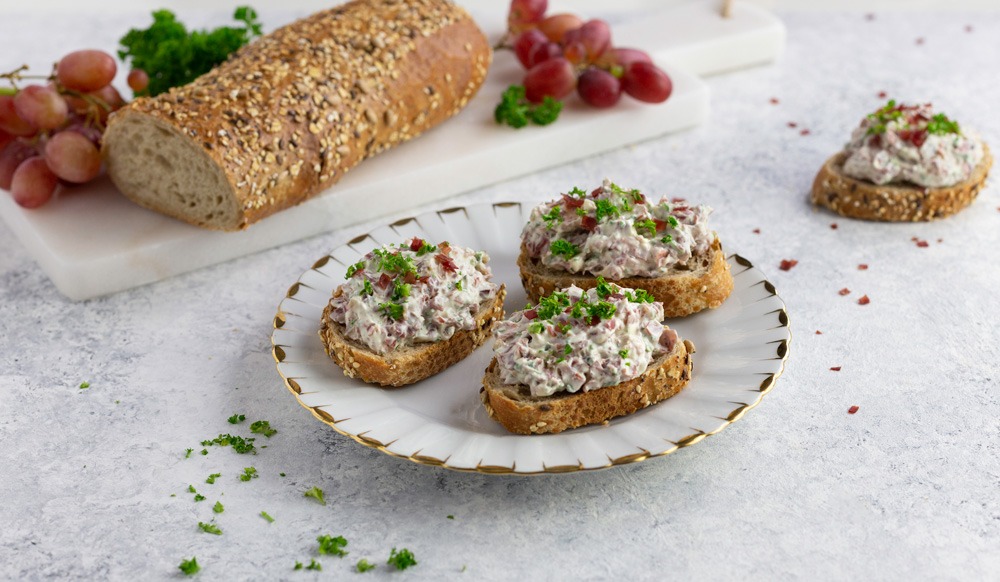 Crostino-mit-Trockenfleisch-Tartar