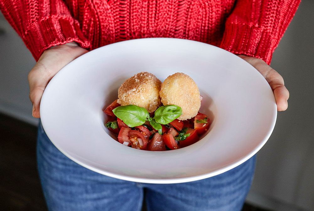 Gebackener Mozzarella mit Tomatensalsa