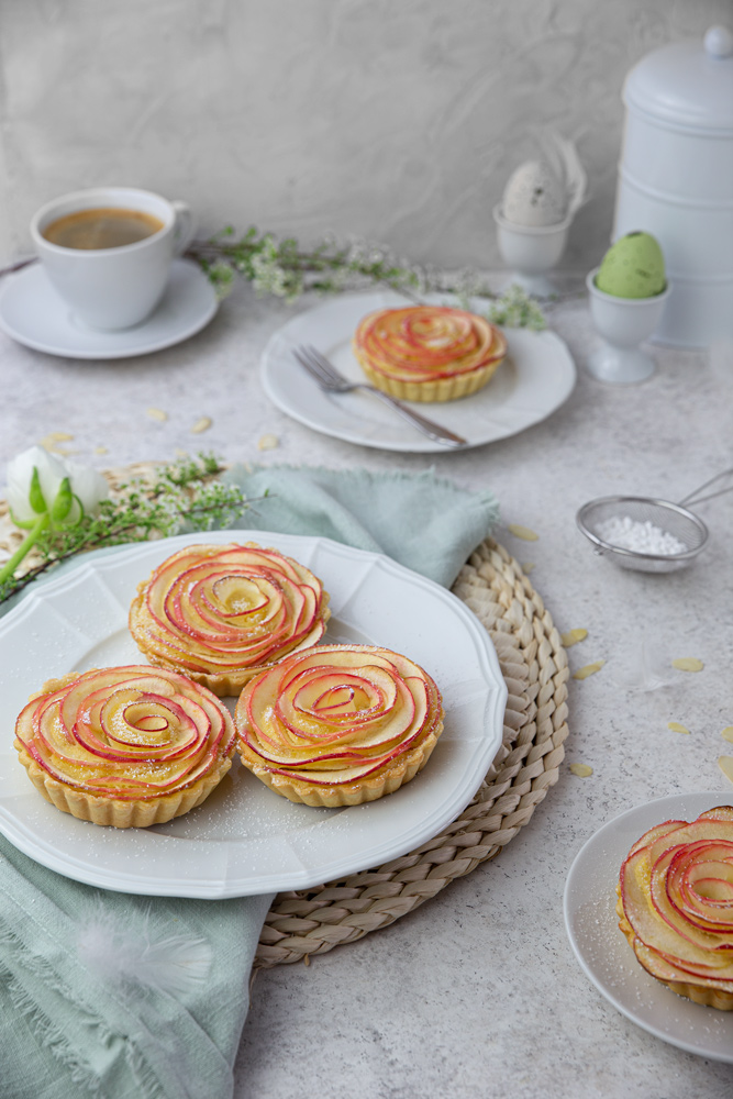 Apfel-Tartelettes mit Frangipane Füllung