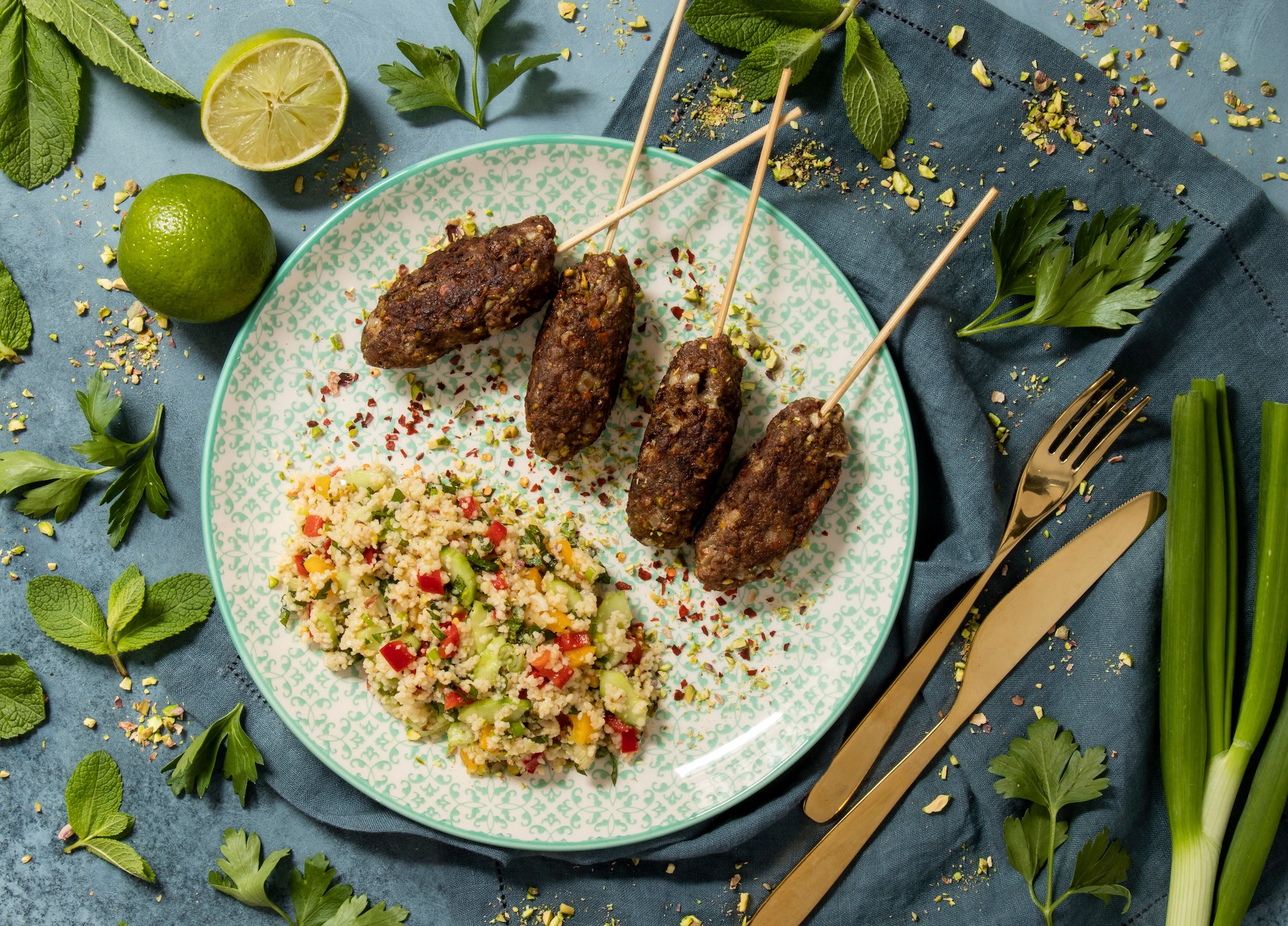 Köfte-Spiesse mit erfrischendem Couscous-Minze Salat