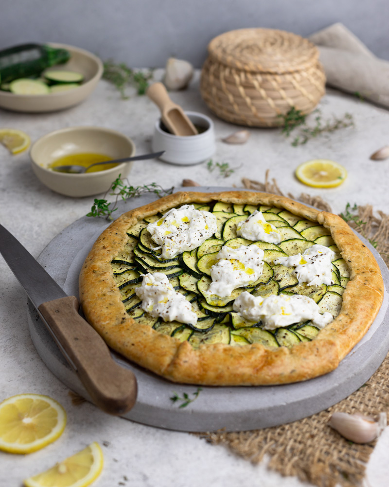 Zucchetti Galette belegt mit Burratastücken