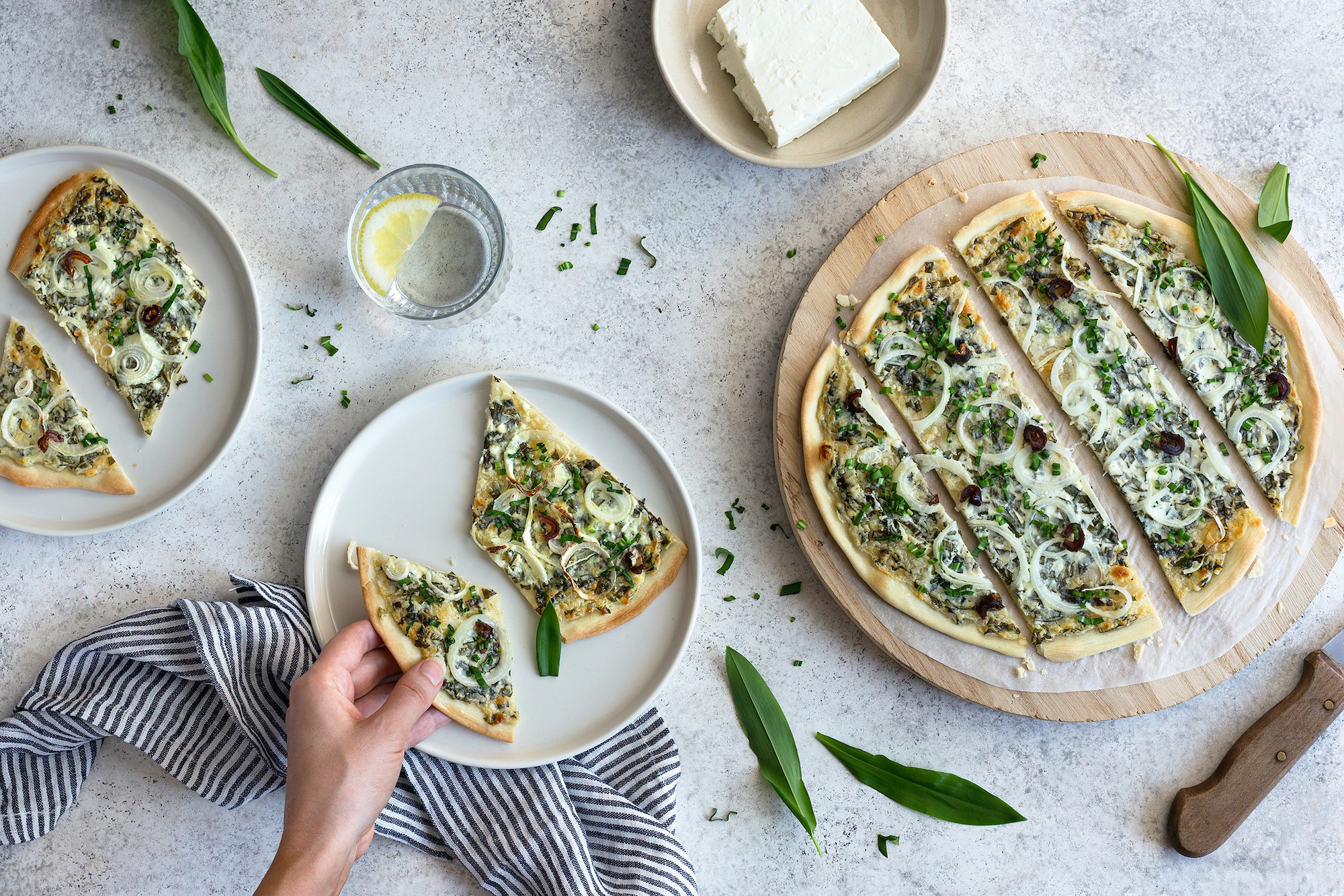 Bärlauch-Feta-Flammkuchen